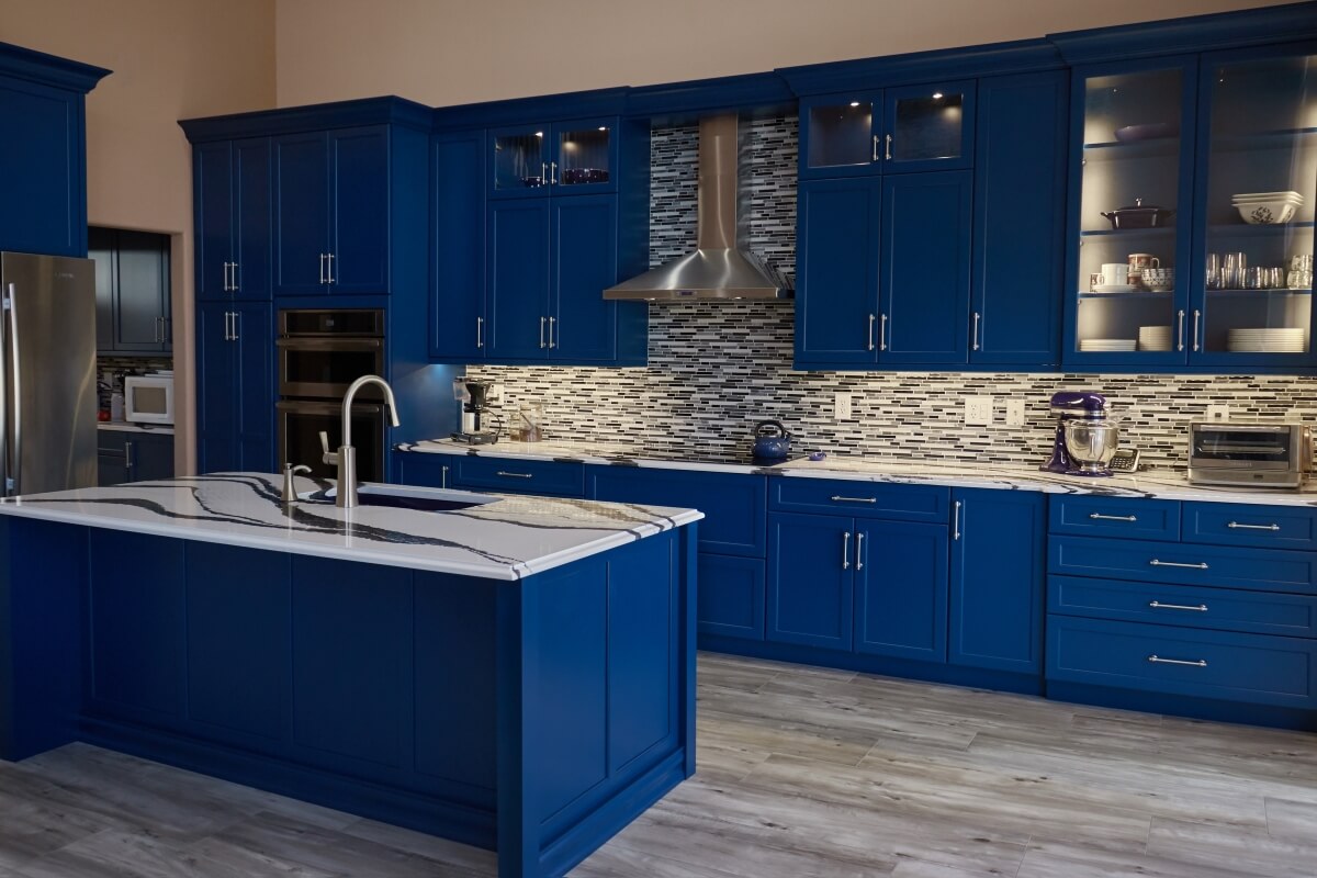 royal blue kitchen wall