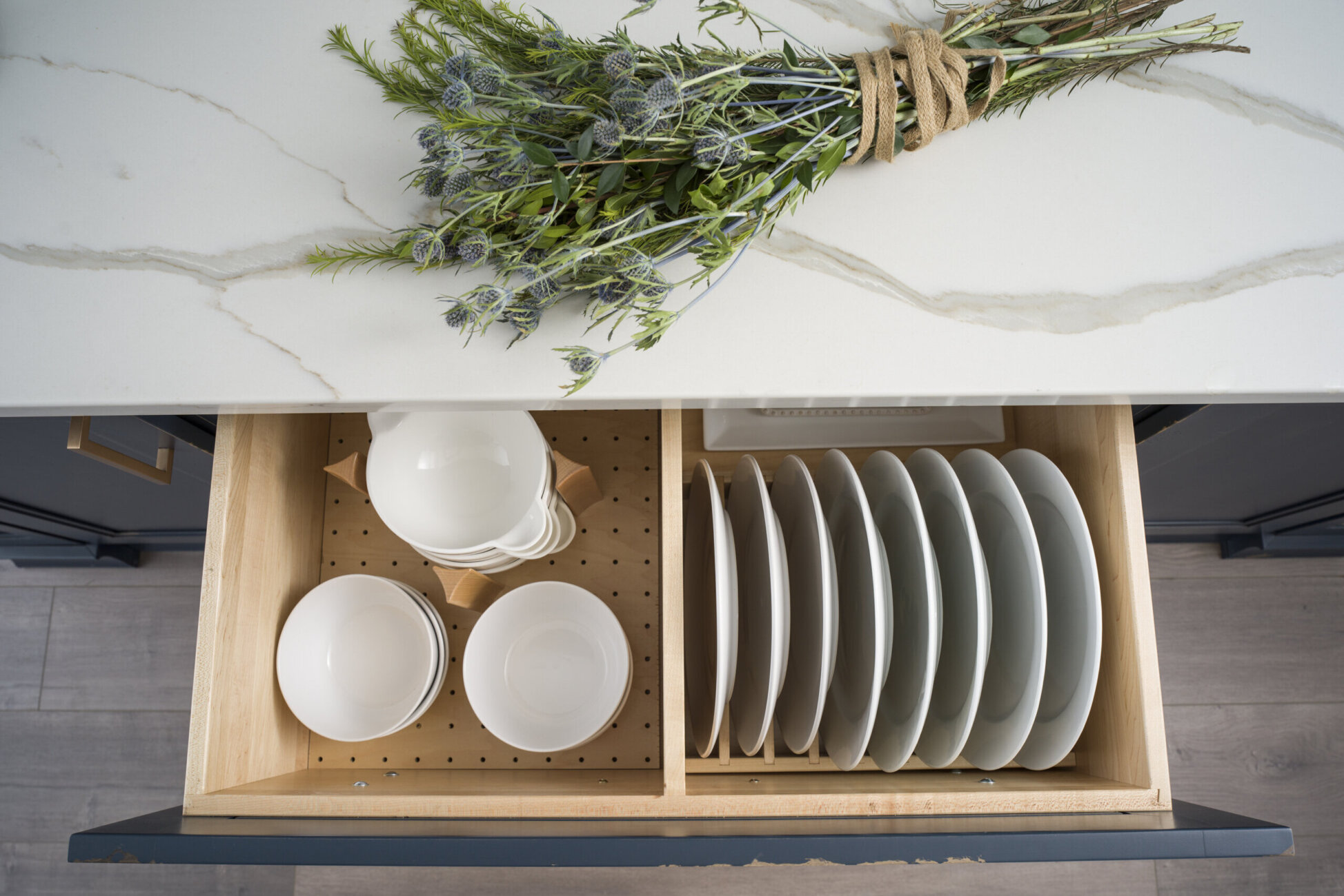 A great kitchen storage idea for dishware. A Drawer Plate Rack and Dish Rack Storage Drawer.