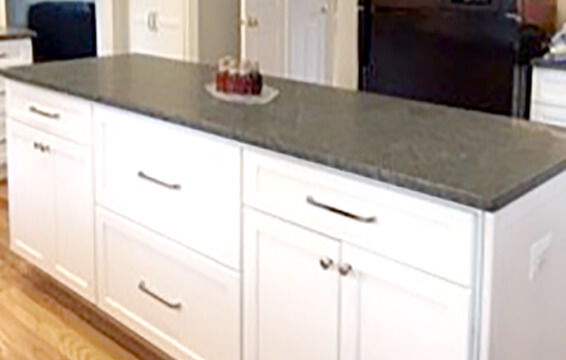 What are the best quality kitchens when shopping for cabinets. Check out this kitchen cabinetry review about the quality cabinetry products from Dura Supreme Cabinetry featuring white painted solid wood semi-custom and custom cabinets.